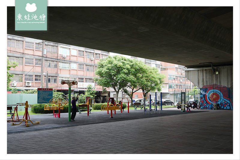 【桃園龍潭免費親子景點】國道橋下兒童遊戲場 躲躲攀攀場 極限旋轉飛輪 龍潭舞動園區 【桃園龍潭免費親子景點】國道橋下兒童遊戲場 躲躲攀攀場 極限旋轉飛輪 龍潭舞動園區