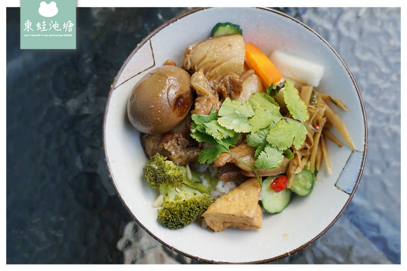 【猴硐小吃推薦】懷舊美食滿漢焢肉飯 超大蛤蜊菇菇田貝湯 貓村食玩 【猴硐小吃推薦】懷舊美食滿漢焢肉飯 超大蛤蜊菇菇田貝湯 貓村食玩
