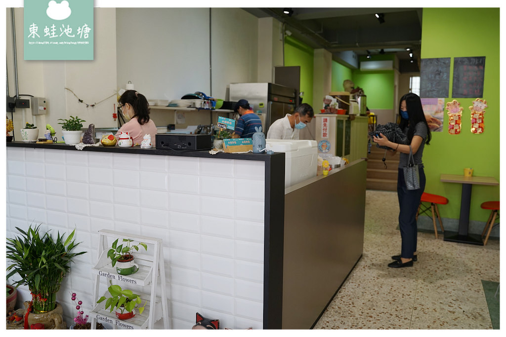 【台中忠孝路夜市早餐推薦】獨特土魠魚蛋餅 超大杯飲品 小亞早餐忠孝店 【台中忠孝路夜市早餐推薦】獨特土魠魚蛋餅 超大杯飲品 小亞早餐忠孝店