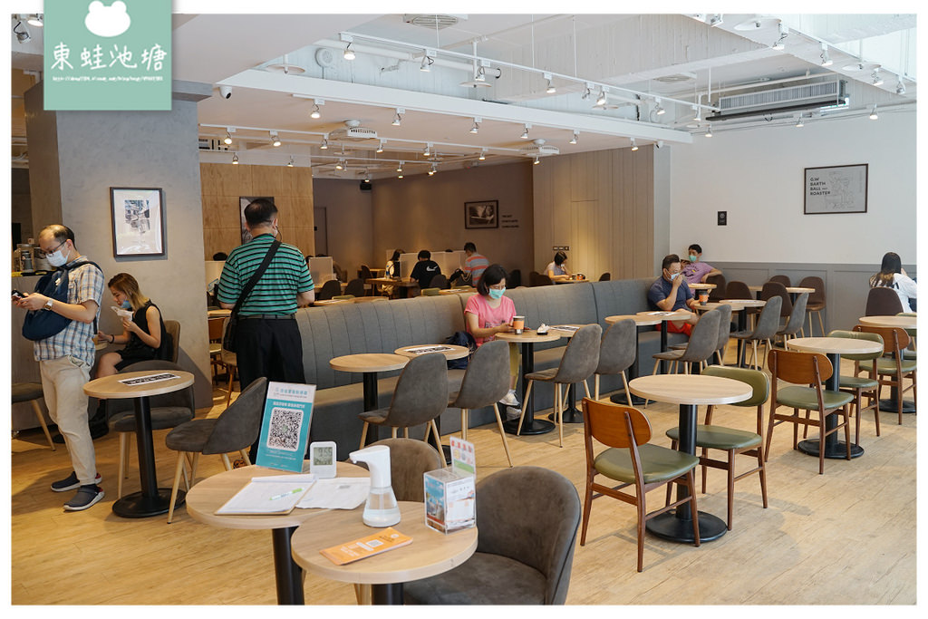 【台北圓山早午餐推薦】舒適內用環境 提供不限時充電插座 Louisa Coffee 路易.莎咖啡(庫倫承德門市) 【台北圓山早午餐推薦】舒適內用環境 提供不限時充電插座 Louisa Coffee 路易.莎咖啡(庫倫承德門市)