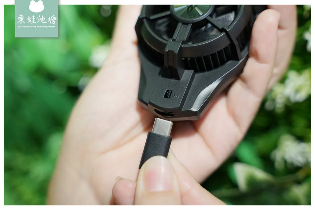 【手機散熱器推薦】靜音無聲 製冷效果玩手遊不卡卡 信星飛智 蜂翼2Pro 手機散熱器 【手機散熱器推薦】靜音無聲 製冷效果玩手遊不卡卡 信星飛智 蜂翼2Pro 手機散熱器