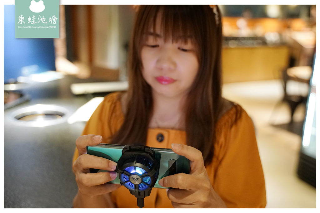 【手機散熱器推薦】靜音無聲 製冷效果玩手遊不卡卡 信星飛智 蜂翼2Pro 手機散熱器 【手機散熱器推薦】靜音無聲 製冷效果玩手遊不卡卡 信星飛智 蜂翼2Pro 手機散熱器