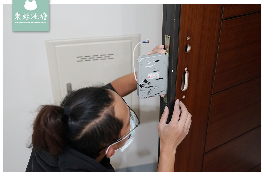 【2022電子鎖推薦】最新款人臉/掌紋辦識系統 2.8吋液晶觸控螢幕 將虎藝術門-康邁世 COMMAX CDL3PRBio 電子鎖 【2022電子鎖推薦】最新款人臉/掌紋辦識系統 2.8吋液晶觸控螢幕 將虎藝術門-康邁世 COMMAX CDL3PRBio 電子鎖