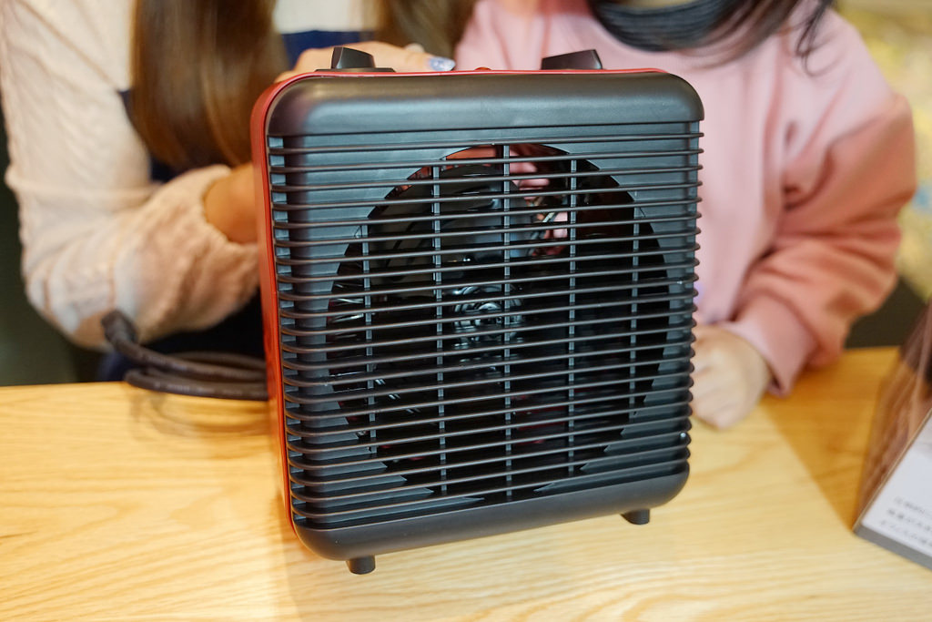 【電暖器推薦】快速暖房超方便 過熱安全保護裝置 富士電通智能溫控電暖器 FTH-EH110 【電暖器推薦】快速暖房超方便 過熱安全保護裝置 富士電通智能溫控電暖器 FTH-EH110