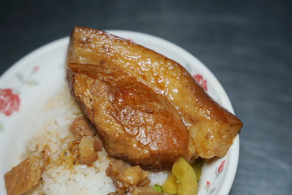 【台中魯肉飯推薦】臺中第二市場宵夜 美味魯肉飯/肉燥飯 李海魯肉飯 【台中魯肉飯推薦】臺中第二市場宵夜 美味魯肉飯/肉燥飯 李海魯肉飯