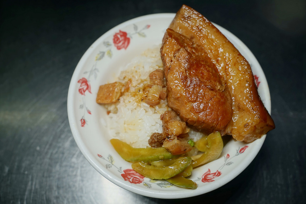 【台中魯肉飯推薦】臺中第二市場宵夜 美味魯肉飯/肉燥飯 李海魯肉飯 【台中魯肉飯推薦】臺中第二市場宵夜 美味魯肉飯/肉燥飯 李海魯肉飯