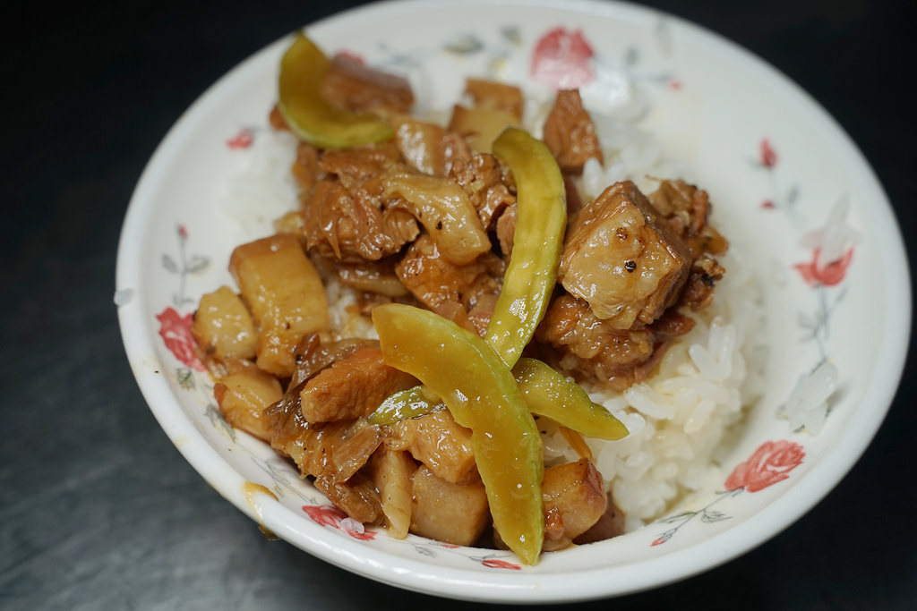 【台中魯肉飯推薦】臺中第二市場宵夜 美味魯肉飯/肉燥飯 李海魯肉飯 【台中魯肉飯推薦】臺中第二市場宵夜 美味魯肉飯/肉燥飯 李海魯肉飯