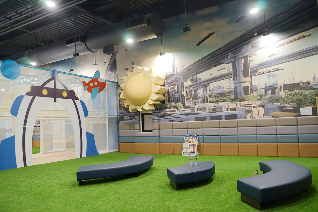 【台中親子飯店推薦】太空火箭探索樂園+宇宙漫步銀河探索樂園 全台最大自助式早午餐餐廳 台中鳳凰酒店 【台中親子飯店推薦】太空火箭探索樂園+宇宙漫步銀河探索樂園 全台最大自助式早午餐餐廳 台中鳳凰酒店