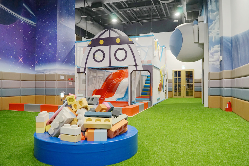 【台中親子飯店推薦】太空火箭探索樂園+宇宙漫步銀河探索樂園 全台最大自助式早午餐餐廳 台中鳳凰酒店 【台中親子飯店推薦】太空火箭探索樂園+宇宙漫步銀河探索樂園 全台最大自助式早午餐餐廳 台中鳳凰酒店