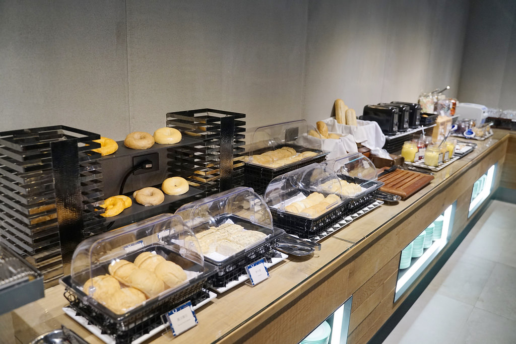 【台中親子飯店推薦】太空火箭探索樂園+宇宙漫步銀河探索樂園 全台最大自助式早午餐餐廳 台中鳳凰酒店 【台中親子飯店推薦】太空火箭探索樂園+宇宙漫步銀河探索樂園 全台最大自助式早午餐餐廳 台中鳳凰酒店