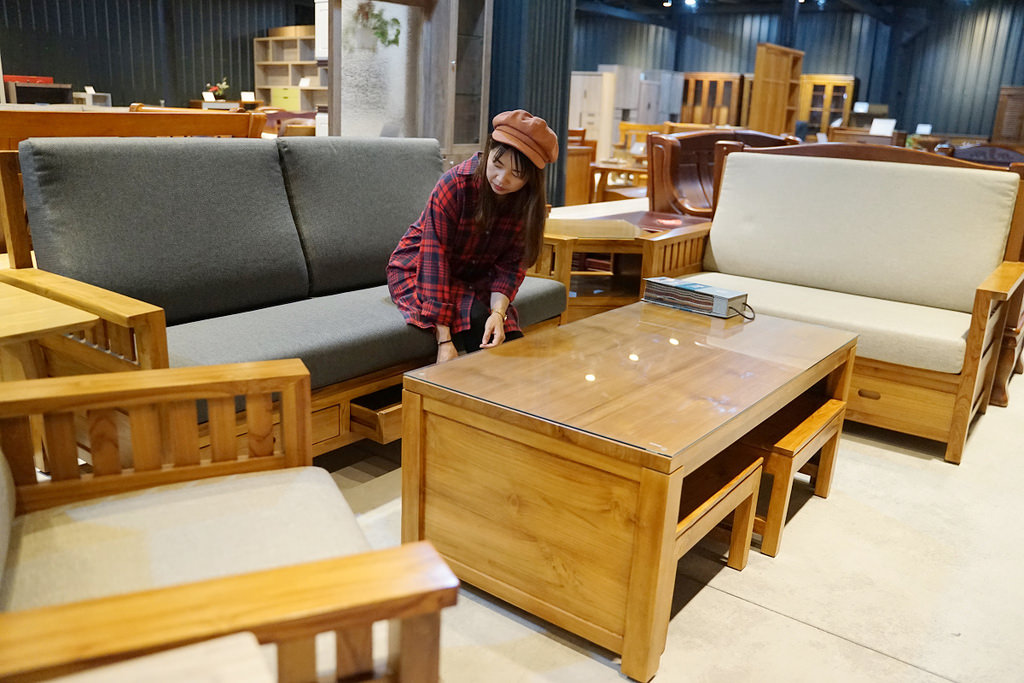 【台中家具店推薦】全台最大種類最多 客製化實木沙發 億家具批發倉庫台中總店