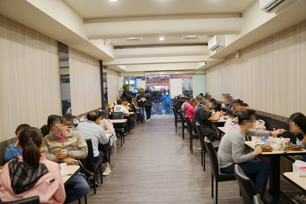 【中壢夜市平價牛排推薦】杜老爺冰淇淋/可樂/紅茶/咖啡熱飲/果醬土司/玉米濃湯無限量供應吃到飽 巴豆夭牛排 【中壢夜市平價牛排推薦】杜老爺冰淇淋/可樂/紅茶/咖啡熱飲/果醬土司/玉米濃湯無限量供應吃到飽 巴豆夭牛排
