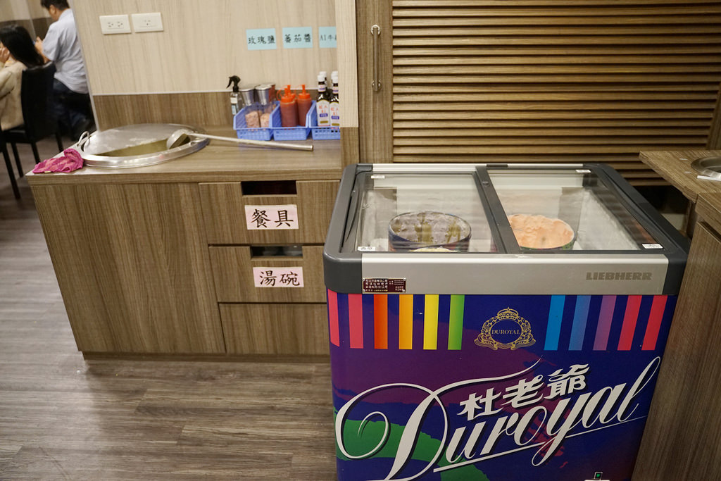 【中壢夜市平價牛排推薦】杜老爺冰淇淋/可樂/紅茶/咖啡熱飲/果醬土司/玉米濃湯無限量供應吃到飽 巴豆夭牛排 【中壢夜市平價牛排推薦】杜老爺冰淇淋/可樂/紅茶/咖啡熱飲/果醬土司/玉米濃湯無限量供應吃到飽 巴豆夭牛排