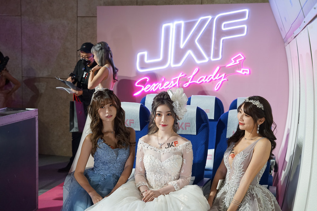 第三屆JKF百大女郎頒獎典禮全紀錄 呱吉上演老婆不要看 沈玉琳體驗H巨乳攻擊 第三屆JKF百大女郎頒獎典禮全紀錄 呱吉上演老婆不要看 沈玉琳體驗H巨乳攻擊
