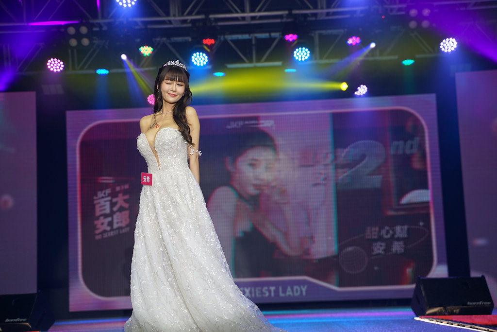 第三屆JKF百大女郎頒獎典禮全紀錄 呱吉上演老婆不要看 沈玉琳體驗H巨乳攻擊 第三屆JKF百大女郎頒獎典禮全紀錄 呱吉上演老婆不要看 沈玉琳體驗H巨乳攻擊