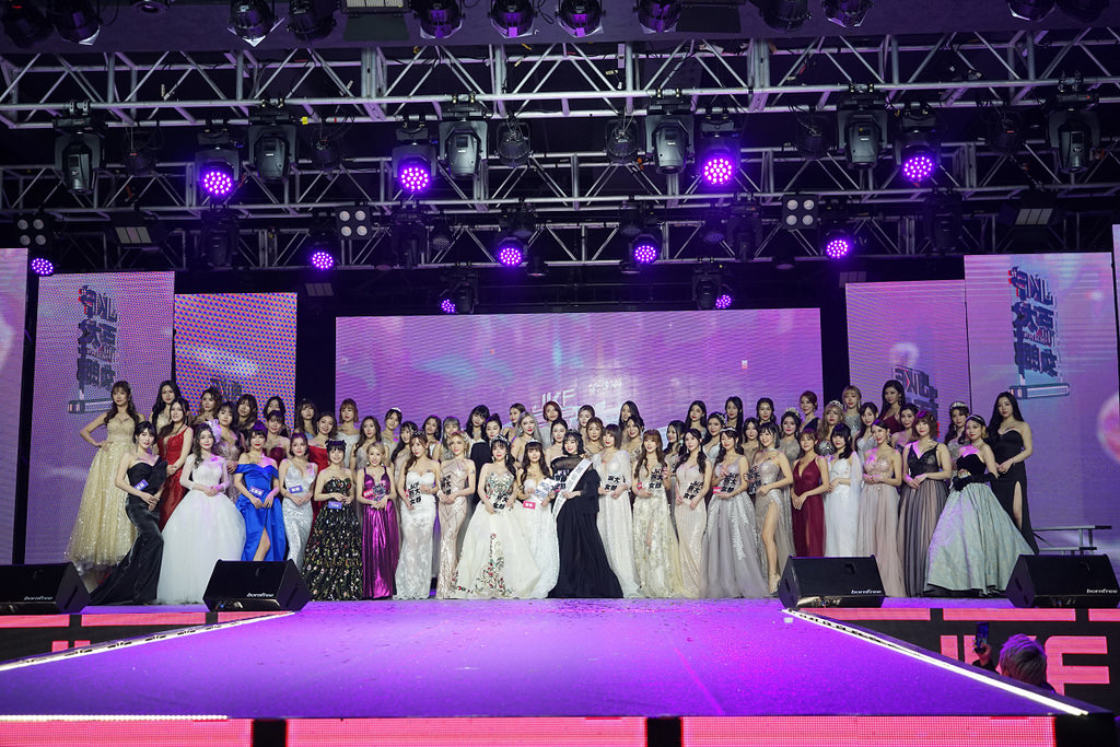 第三屆JKF百大女郎頒獎典禮全紀錄 呱吉上演老婆不要看 沈玉琳體驗H巨乳攻擊 第三屆JKF百大女郎頒獎典禮全紀錄 呱吉上演老婆不要看 沈玉琳體驗H巨乳攻擊