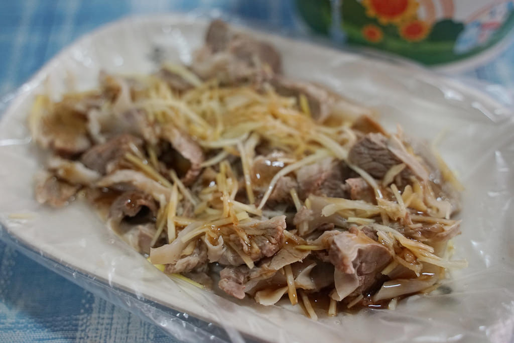 【中壢市區平價小吃推薦】藏身電子材料行內 中壢銅板小吃 (電子材料行) 滷肉飯粄條 【中壢市區平價小吃推薦】藏身電子材料行內 中壢銅板小吃 (電子材料行) 滷肉飯粄條