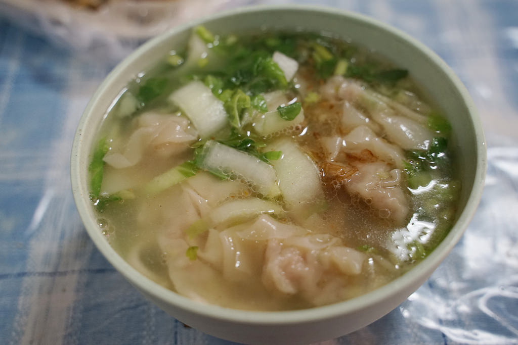 【中壢市區平價小吃推薦】藏身電子材料行內 中壢銅板小吃 (電子材料行) 滷肉飯粄條 【中壢市區平價小吃推薦】藏身電子材料行內 中壢銅板小吃 (電子材料行) 滷肉飯粄條