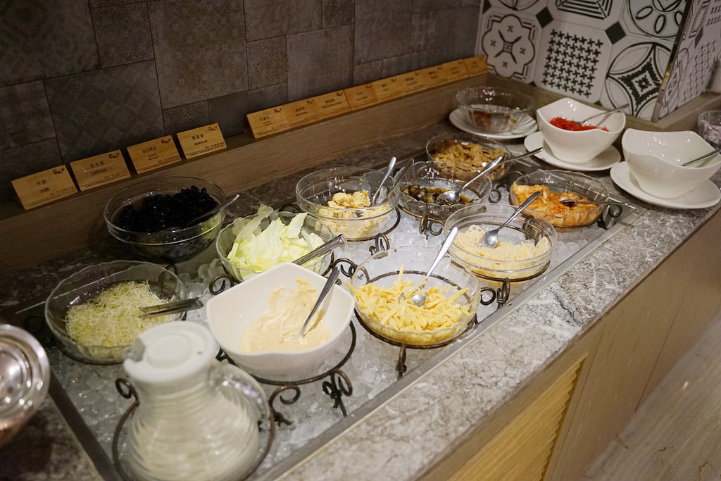 【嘉義住宿飯店推薦】下樓就是文化路夜市 豪華自助早餐吃到飽 蘭桂坊花園酒店 【嘉義住宿飯店推薦】下樓就是文化路夜市 豪華自助早餐吃到飽 蘭桂坊花園酒店