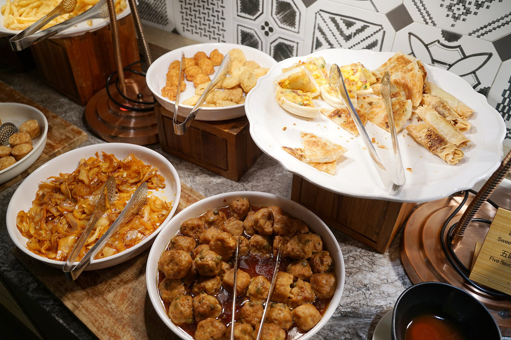 【嘉義住宿飯店推薦】下樓就是文化路夜市 豪華自助早餐吃到飽 蘭桂坊花園酒店 【嘉義住宿飯店推薦】下樓就是文化路夜市 豪華自助早餐吃到飽 蘭桂坊花園酒店