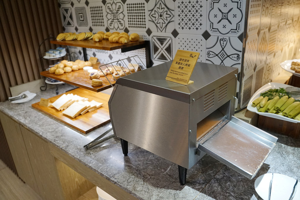 【嘉義住宿飯店推薦】下樓就是文化路夜市 豪華自助早餐吃到飽 蘭桂坊花園酒店 【嘉義住宿飯店推薦】下樓就是文化路夜市 豪華自助早餐吃到飽 蘭桂坊花園酒店