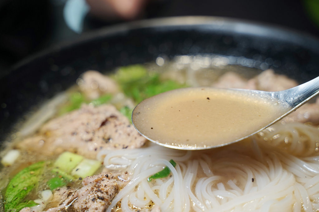 【鶯歌越南料理推薦】美味鮮牛肉河粉/生菜春捲/台式牛肉炒飯 佳家越南小吃 【鶯歌越南料理推薦】美味鮮牛肉河粉/生菜春捲/台式牛肉炒飯 佳家越南小吃