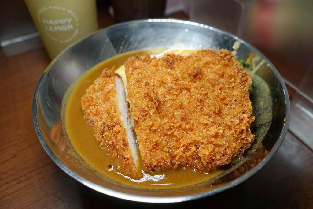 【台北公館市場美食推薦】水源市場高CP值咖啡飯 外酥內嫩炸豬排 三時午咖哩屋公館店 【台北公館市場美食推薦】水源市場高CP值咖啡飯 外酥內嫩炸豬排 三時午咖哩屋公館店