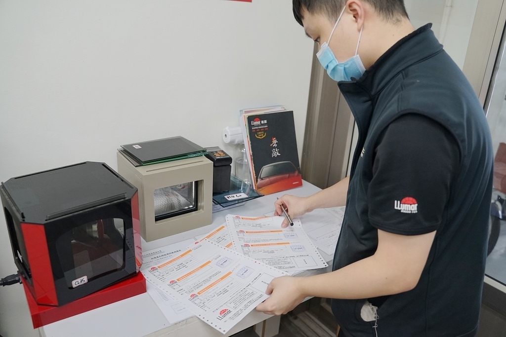 【桃園汽車隔熱紙推薦】Llumar龍膜隔熱紙 世界最大隔熱紙生產製造廠 宏昇汽車玻璃隔熱紙 【桃園汽車隔熱紙推薦】Llumar龍膜隔熱紙 世界最大隔熱紙生產製造廠 宏昇汽車玻璃隔熱紙