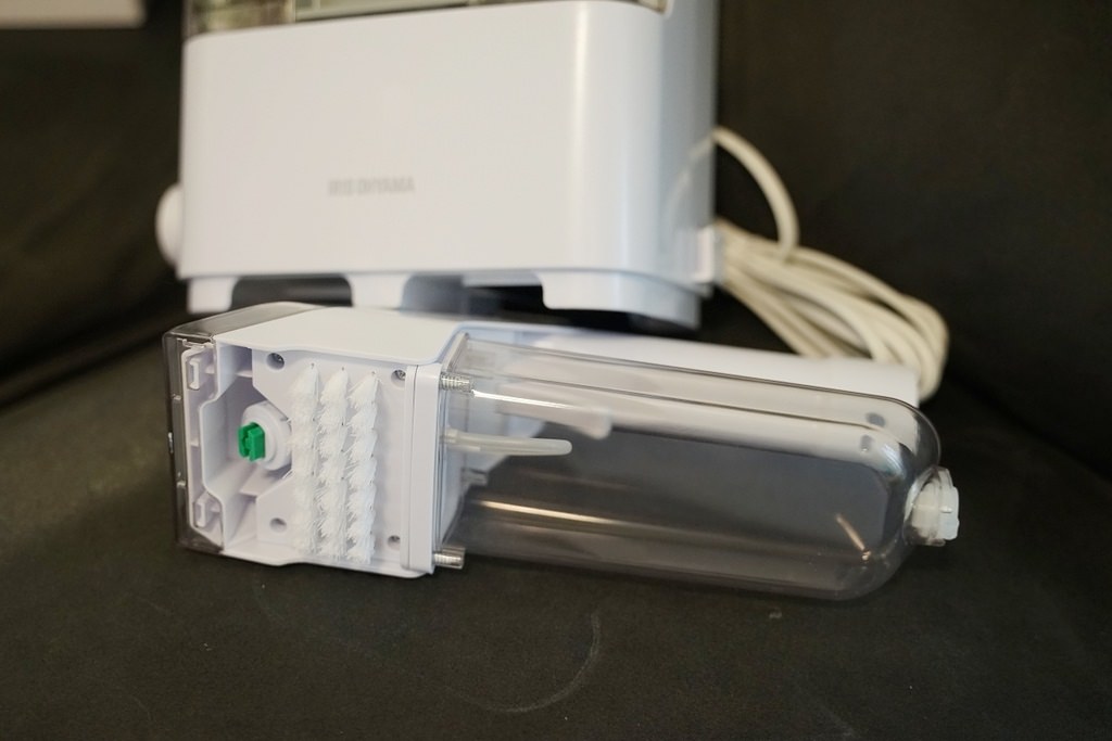 【沙發清洗機推薦】布製品的橡皮擦 布沙發/床墊/汽車座椅都能用 IRIS 織物清潔機 RNS-300 【沙發清洗機推薦】布製品的橡皮擦 布沙發/床墊/汽車座椅都能用 IRIS 織物清潔機 RNS-300