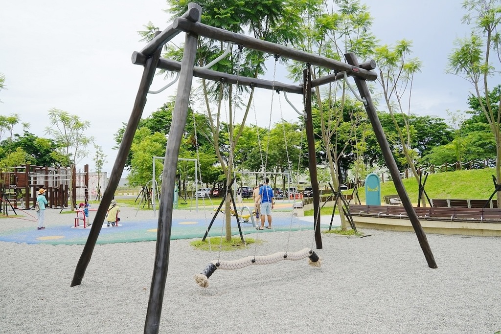 【屏東潮州親子景點推薦】全國首座自製木造遊具 屏中區第一座旗艦版遊戲場 潮好玩幸福村 【屏東潮州親子景點推薦】全國首座自製木造遊具 屏中區第一座旗艦版遊戲場 潮好玩幸福村