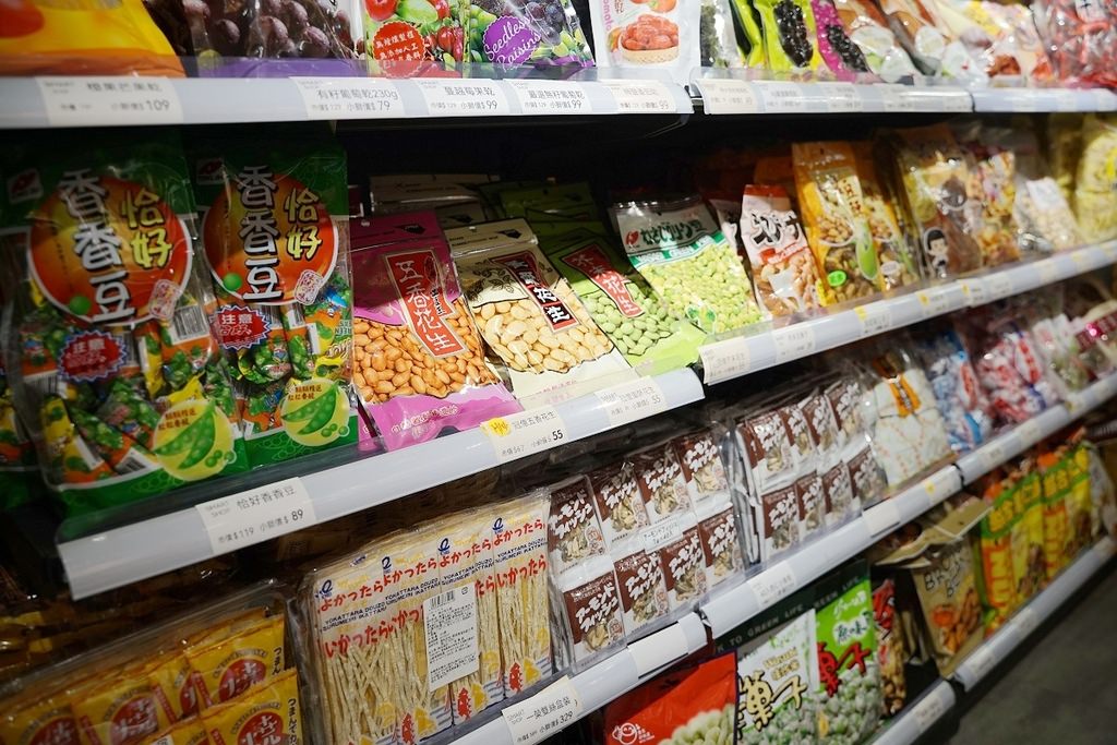 【台中零食專賣店】不用出國也能買到日韓零食 人氣團購進口零食通通有 獅賣特進口零食專賣outlet青海店 【台中零食專賣店】不用出國也能買到日韓零食 人氣團購進口零食通通有 獅賣特進口零食專賣outlet青海店