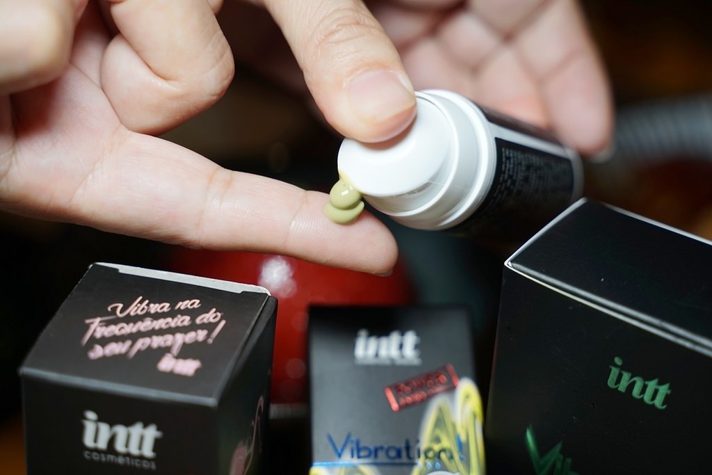 【情趣潤滑液推薦】老司機專用【巴西 Intt Vibration 爆跳式高潮液】大麻籽油/泡泡糖/伏特加激情凝露 【情趣潤滑液推薦】老司機專用【巴西 Intt Vibration 爆跳式高潮液】大麻籽油/泡泡糖/伏特加激情凝露