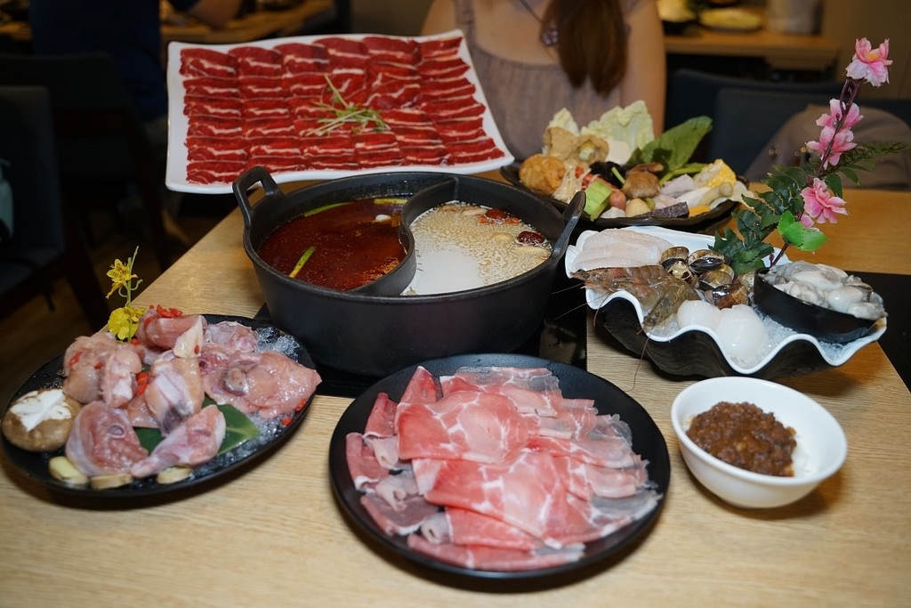 【台北東區火鍋宵夜餐廳推薦】火鍋第一品牌樂多多集團 肉粉FUN暑假感恩回饋 肉多多火鍋大安大安店 【台北東區火鍋宵夜餐廳推薦】火鍋第一品牌樂多多集團 肉粉FUN暑假感恩回饋 肉多多火鍋大安大安店