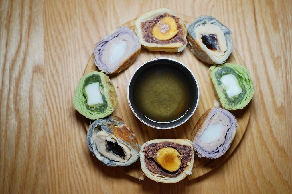 【板橋中秋節禮盒推薦】江子翠超人氣麵包店 美味紅豆蛋黃酥禮盒 馥漫麵包花園FM STATION(江子翠) 【板橋中秋節禮盒推薦】江子翠超人氣麵包店 美味紅豆蛋黃酥禮盒 馥漫麵包花園FM STATION(江子翠)