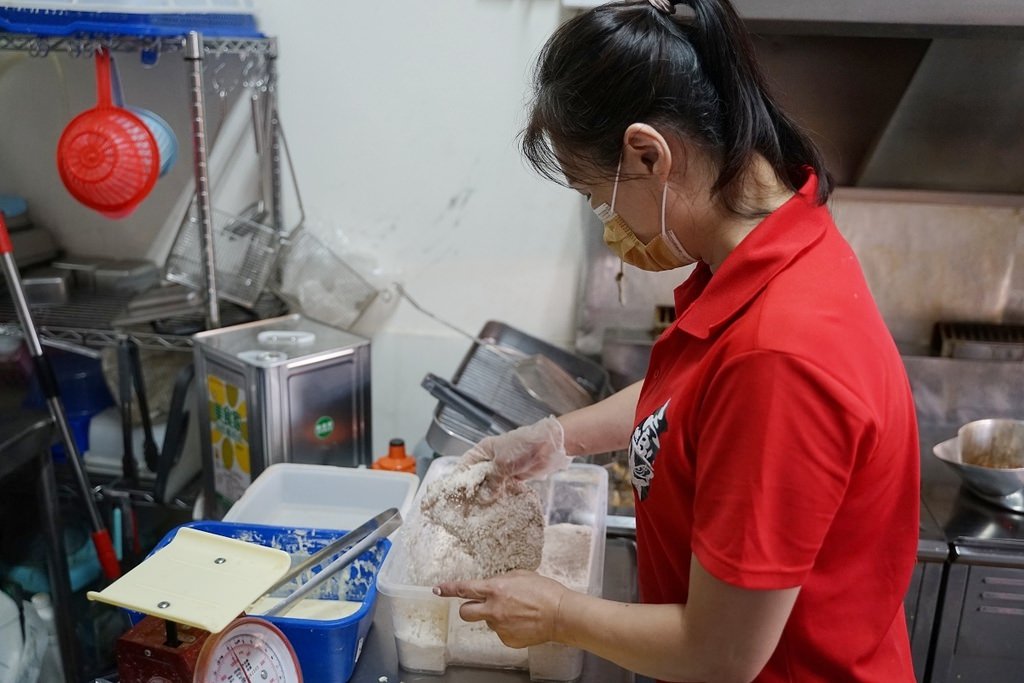 【桃園新永和市場炸物推薦】新永和市場宵夜好選擇 現點現炸超美味 壹街炸舖 【桃園新永和市場炸物推薦】新永和市場宵夜好選擇 現點現炸超美味 壹街炸舖