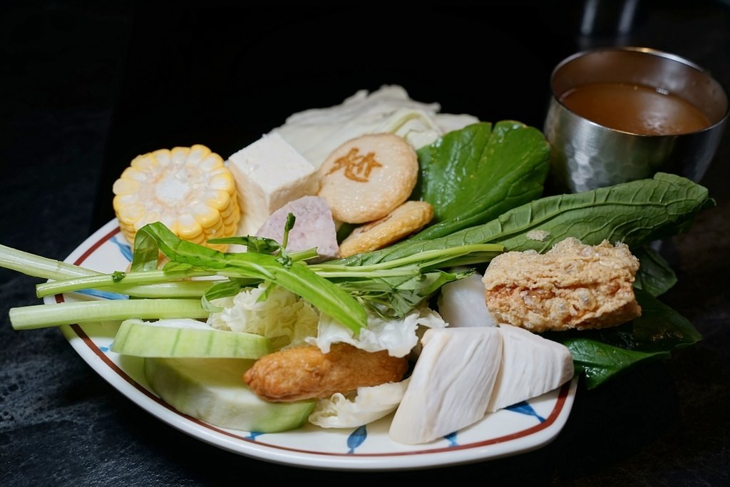 【中壢SOGO火鍋推薦】台菜經典火鍋湯頭 豐富蔬食自助吧吃到飽 尬鍋台式潮鍋桃園中壢元化店 【中壢SOGO火鍋推薦】台菜經典火鍋湯頭 豐富蔬食自助吧吃到飽 尬鍋台式潮鍋桃園中壢元化店