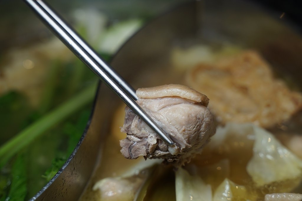【中壢SOGO火鍋推薦】台菜經典火鍋湯頭 豐富蔬食自助吧吃到飽 尬鍋台式潮鍋桃園中壢元化店 【中壢SOGO火鍋推薦】台菜經典火鍋湯頭 豐富蔬食自助吧吃到飽 尬鍋台式潮鍋桃園中壢元化店