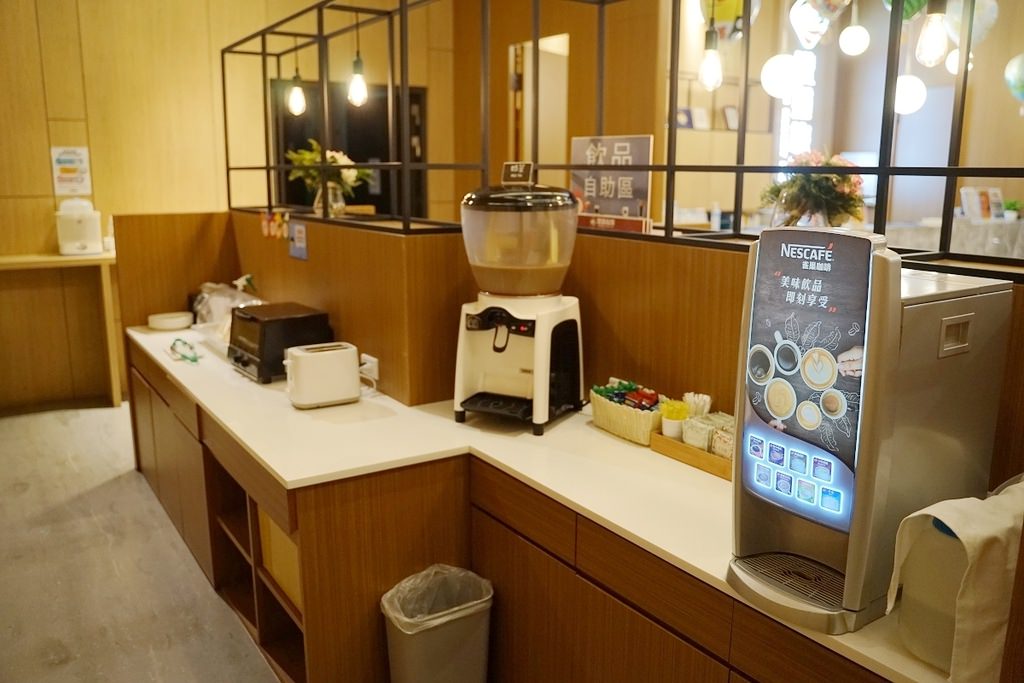 【台東平價住宿飯店推薦】輕食吧無限量供應 山海鐵馬道旁 鐵道旅驛 【台東平價住宿飯店推薦】輕食吧無限量供應 山海鐵馬道旁 鐵道旅驛