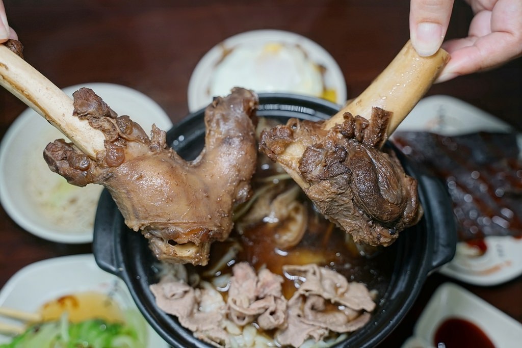 【新莊小吃推薦】純中藥熬製羊肉湯 內用可免費續湯 元味當歸 【新莊小吃推薦】純中藥熬製羊肉湯 內用可免費續湯 元味當歸