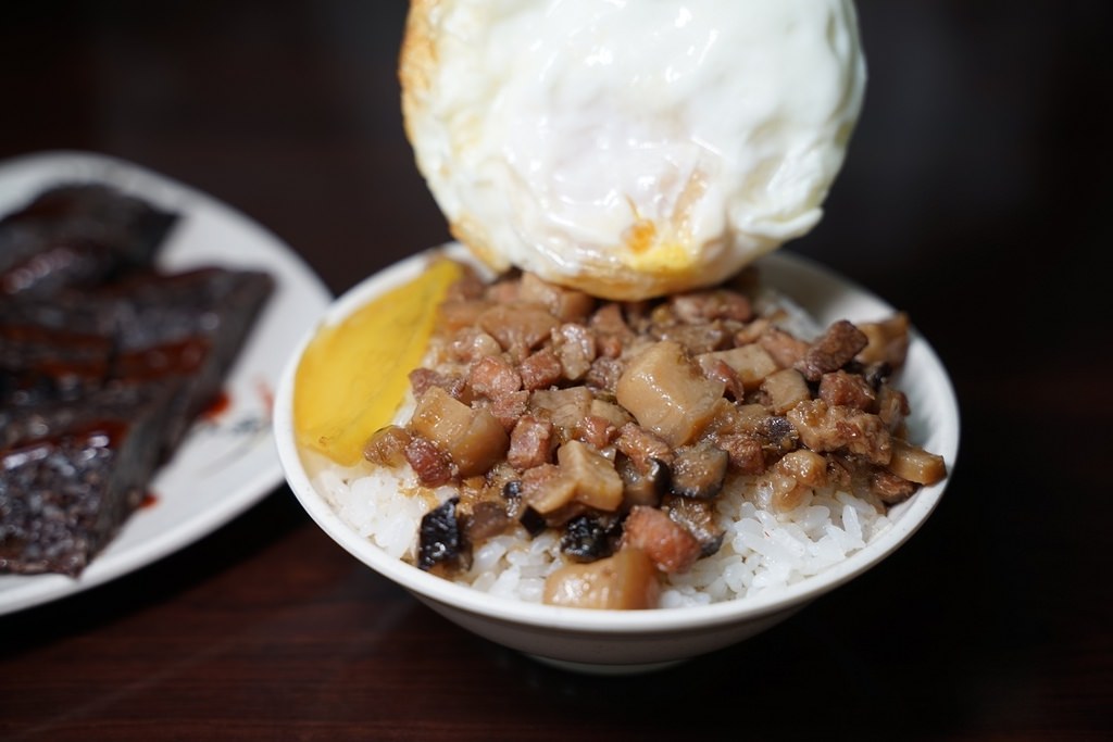 【新莊小吃推薦】純中藥熬製羊肉湯 內用可免費續湯 元味當歸 【新莊小吃推薦】純中藥熬製羊肉湯 內用可免費續湯 元味當歸