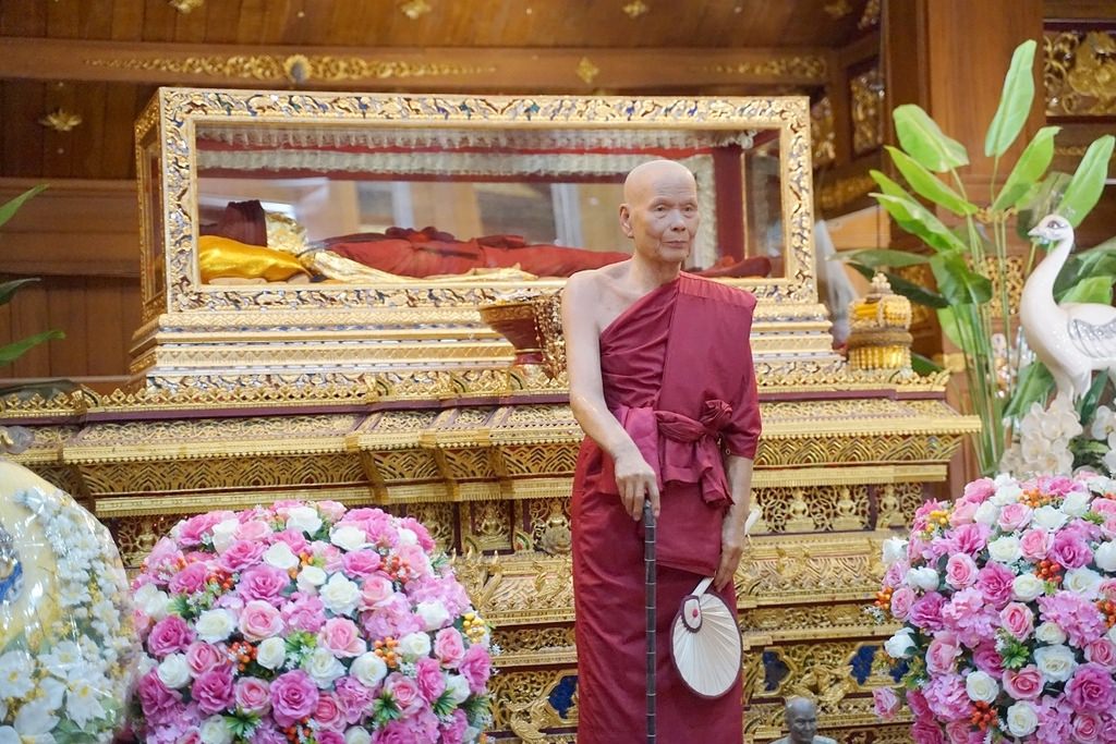 【泰國清邁佛寺推薦】高僧龍婆拉金身 全柚木宮殿般佛寺 泰國清邁巴東寺【Wat Pa Tueng】 【泰國清邁佛寺推薦】高僧龍婆拉金身 全柚木宮殿般佛寺 泰國清邁巴東寺【Wat Pa Tueng】