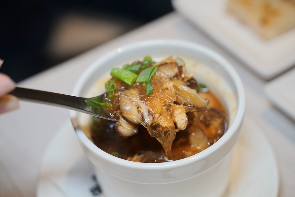 【大江購物中心美食餐廳推薦】人氣必點招牌「豬仔流沙包」 遊港必吃港式點心專門店 點點心台灣中壢大江店