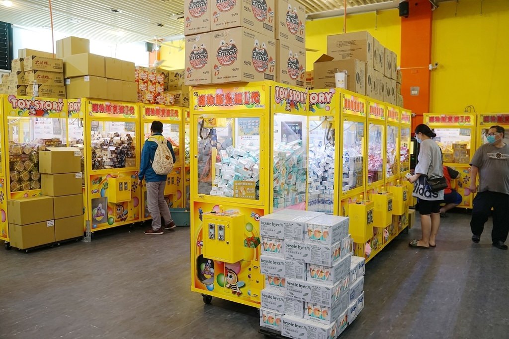 【彰化夾娃娃機店推薦】新手必訪全台最好夾 彰化親子共遊滿滿零食飲料輕鬆夾 夾子園彰化旗艦店 【彰化夾娃娃機店推薦】新手必訪全台最好夾 彰化親子共遊滿滿零食飲料輕鬆夾 夾子園彰化旗艦店