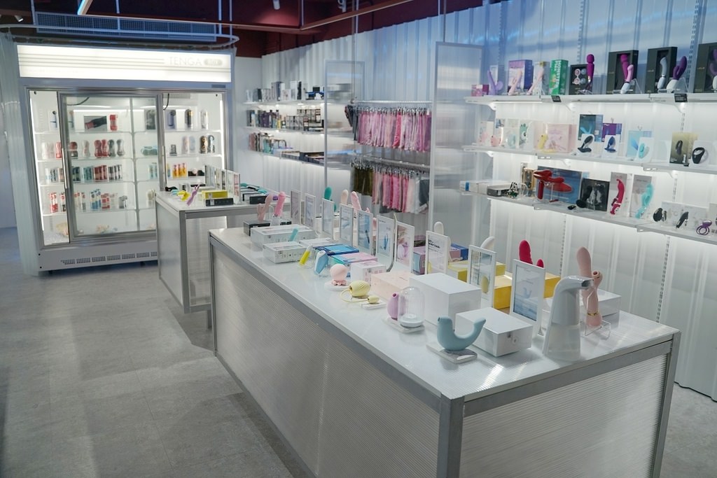 【板橋情趣用品店推薦】全台最有質感情趣商品店 全台唯一TENGABOX飛機杯冰箱 2人世界情趣用品新北板橋店 【板橋情趣用品店推薦】全台最有質感情趣商品店 全台唯一TENGABOX飛機杯冰箱 2人世界情趣用品新北板橋店