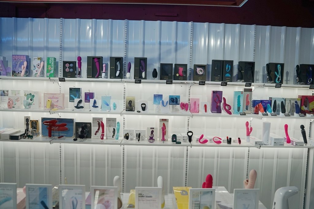 【板橋情趣用品店推薦】全台最有質感情趣商品店 全台唯一TENGABOX飛機杯冰箱 2人世界情趣用品新北板橋店 【板橋情趣用品店推薦】全台最有質感情趣商品店 全台唯一TENGABOX飛機杯冰箱 2人世界情趣用品新北板橋店