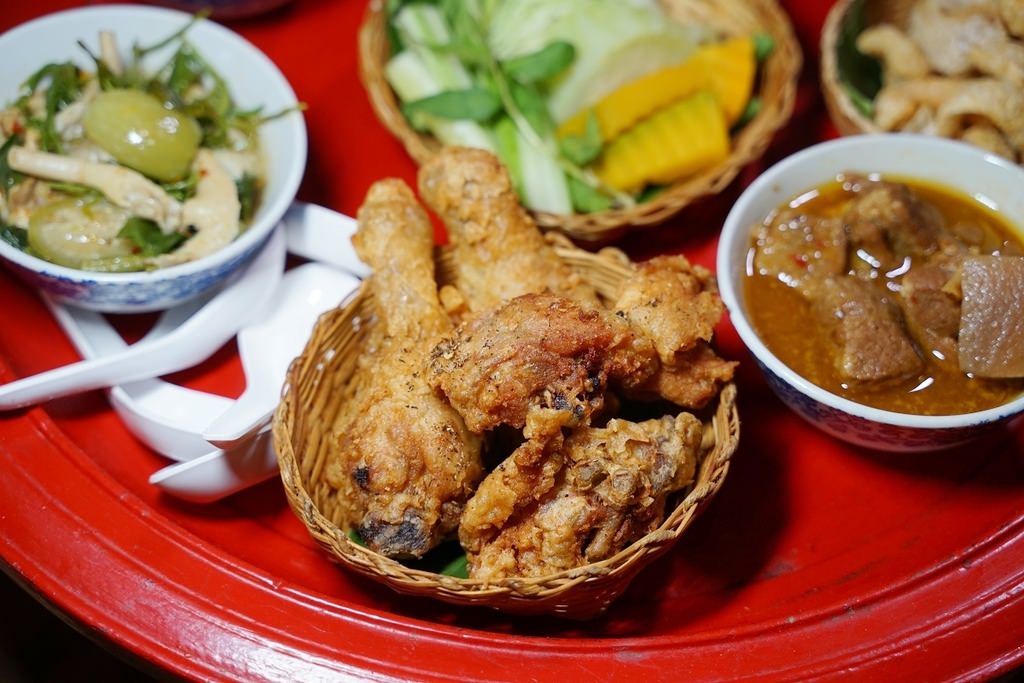 【泰國清邁必吃美食餐廳】Lanna蘭納帝王餐吃到飽 清邁傳統歌舞表演 老清邁文化中心【Euang Kam Sai Northern Thai Restaurant】 【泰國清邁必吃美食餐廳】Lanna蘭納帝王餐吃到飽 清邁傳統歌舞表演 老清邁文化中心【Euang Kam Sai Northern Thai Restaurant】