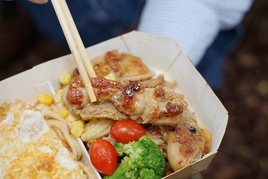 【台北萬華西門町美食外送推薦】西門町美味餐盒好選擇 必點厚切原肉牛排 艷紫荊鐵板麵