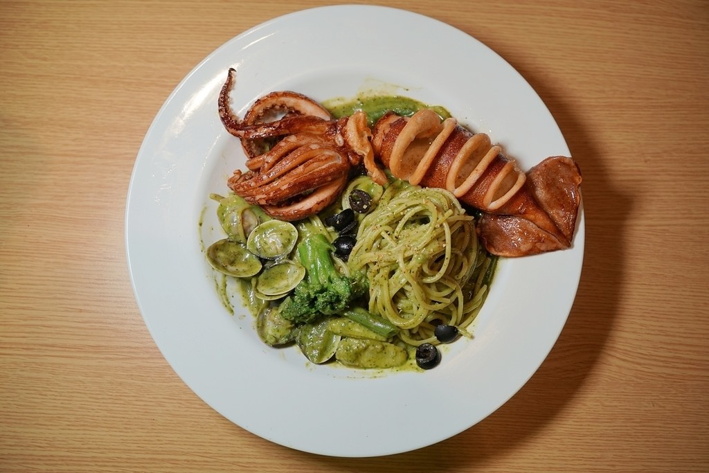 【台中大里大買家美食推薦】台中大里必吃義式餐廳 美味必點羅勒炸大魷魚麵/番茄大雞腿麵 現食煮藝大里大買家店 【台中大里大買家美食推薦】台中大里必吃義式餐廳 美味必點羅勒炸大魷魚麵/番茄大雞腿麵 現食煮藝大里大買家店