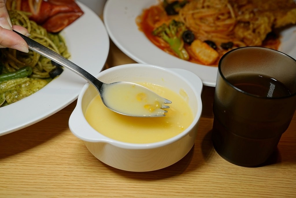 【台中大里大買家美食推薦】台中大里必吃義式餐廳 美味必點羅勒炸大魷魚麵/番茄大雞腿麵 現食煮藝大里大買家店 【台中大里大買家美食推薦】台中大里必吃義式餐廳 美味必點羅勒炸大魷魚麵/番茄大雞腿麵 現食煮藝大里大買家店