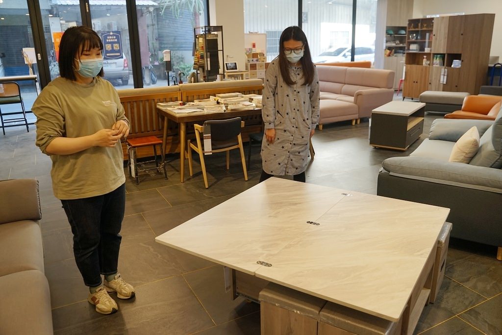 【高雄家具店推薦】客製化沙發超多選擇 終身保修通通批發價 億家具批發倉庫高雄店